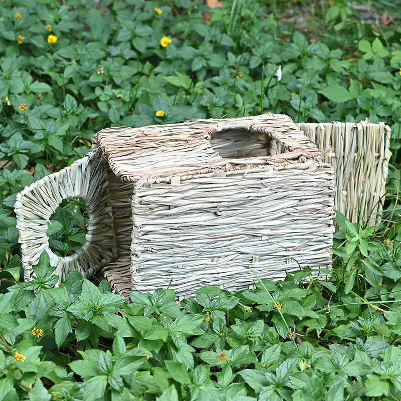 Grass Rabbit Hideout — Chew-Safe Handwoven Foldable Hut