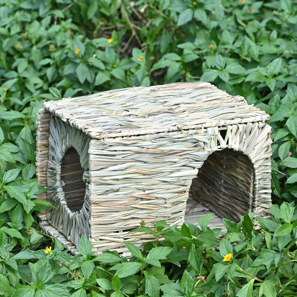 Grass Rabbit Hideout — Chew-Safe Handwoven Foldable Hut