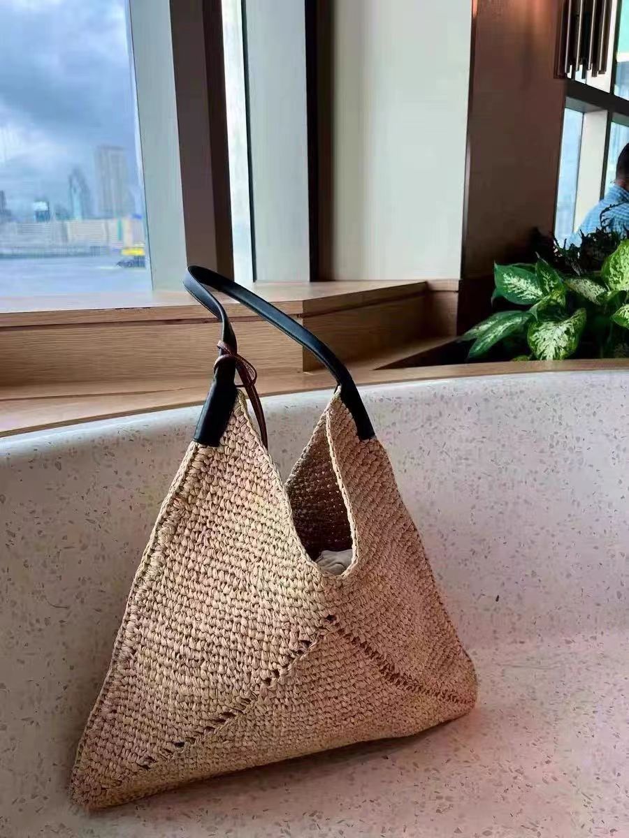 French Raffia Triangle Shoulder Bag  Large Capacity Straw Beach Tote