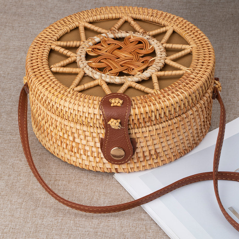 Handwoven Rattan Round Crossbody Bag with Chinese Knot Detail – Mini Wicker Basket Bag (20 × 8 cm)