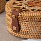 Handwoven Rattan Round Crossbody Bag with Chinese Knot Detail – Mini Wicker Basket Bag (20 × 8 cm)