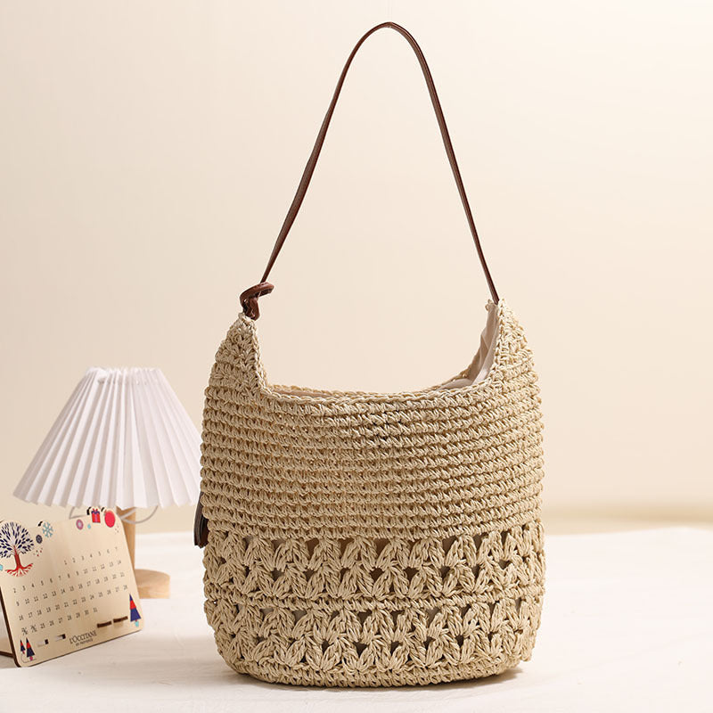 Heart Tassel Woven Straw Shoulder Bag Hollow Out Beach Handbag for Vacation Travel